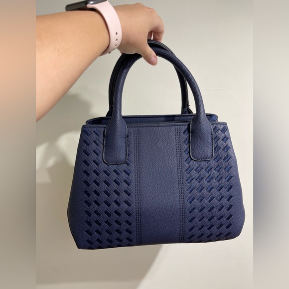 Blue faux leather purse NWOT - Picture 2 of 5